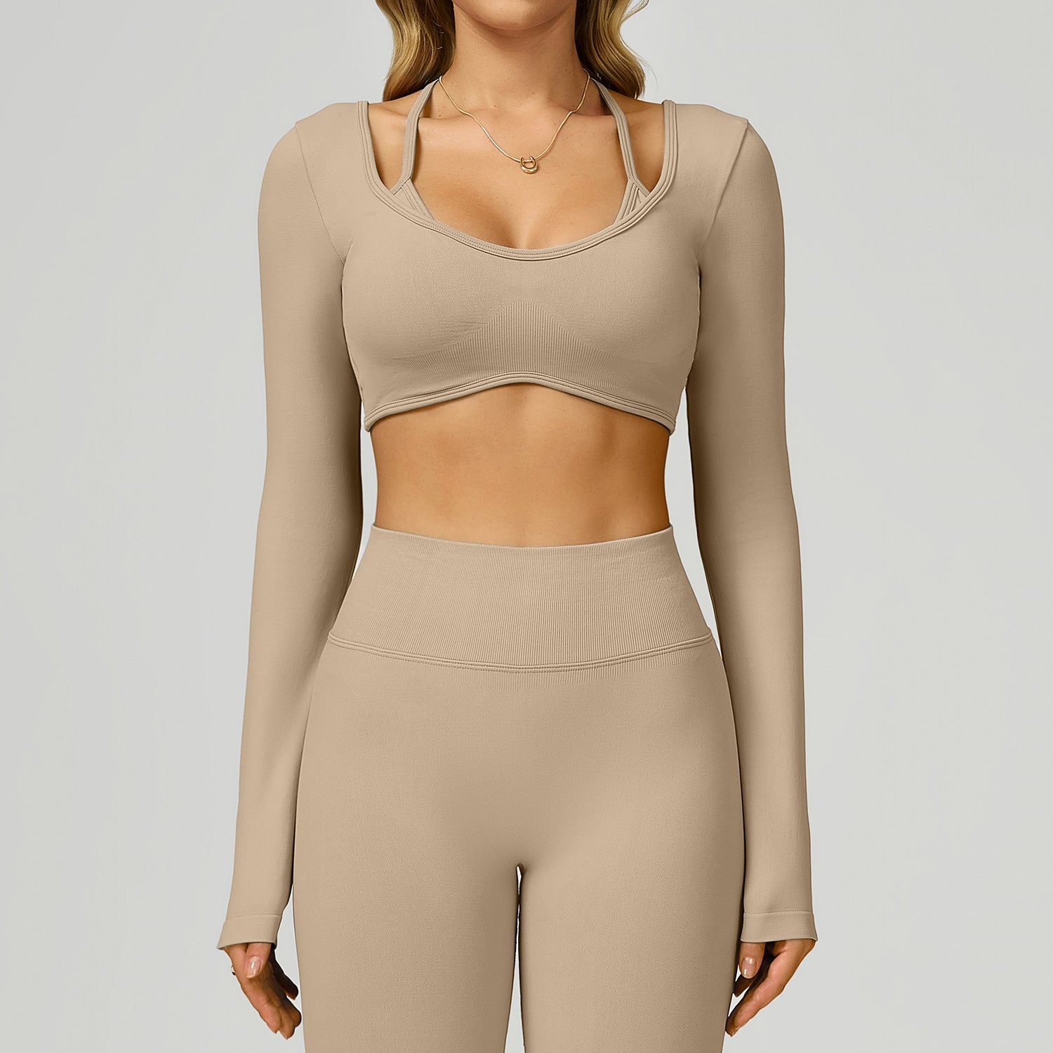 Contrasting-color yoga and fitness apparel